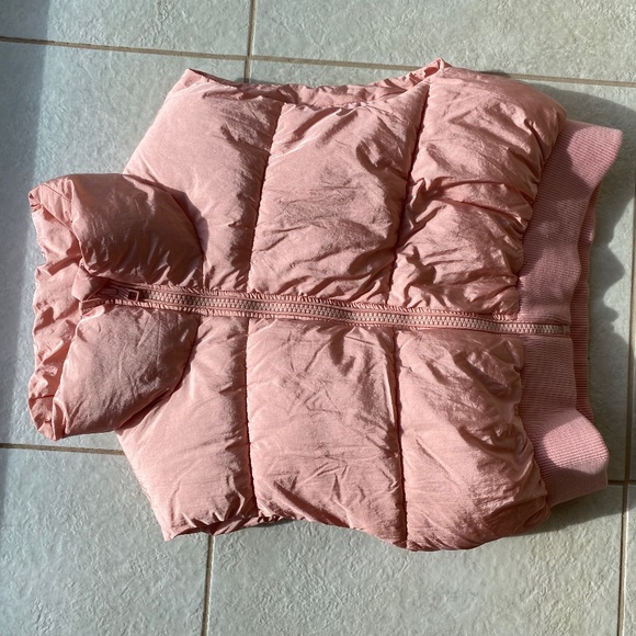 NEW Women's Winter Crop Vest Puffer Vest Small Pink - Picture 2 of 7